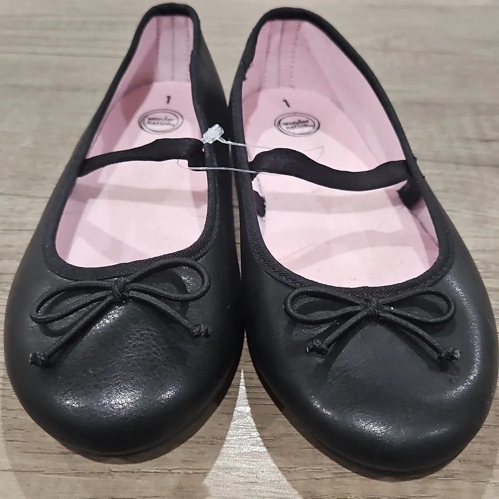 Wobdet nation Girl's Size 1 black bow ballet flats